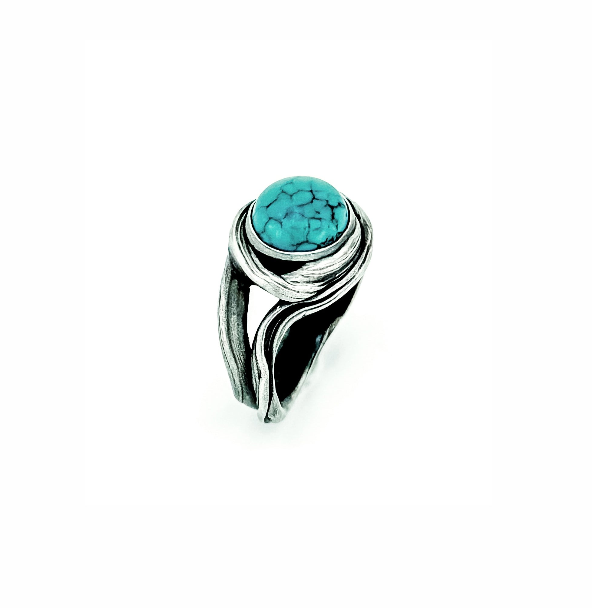 a ring in flowing silver that resembles an ocean cove set with a round turquoise cabochon by Michelle Hoting created using mitsuro hikime